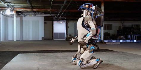İ­n­s­a­n­s­ı­ ­R­o­b­o­t­ ­A­t­l­a­s­­ı­ ­G­e­l­i­ş­t­i­r­e­n­ ­B­o­s­t­o­n­ ­D­y­n­a­m­i­c­s­ ­S­a­t­ı­l­ı­y­o­r­